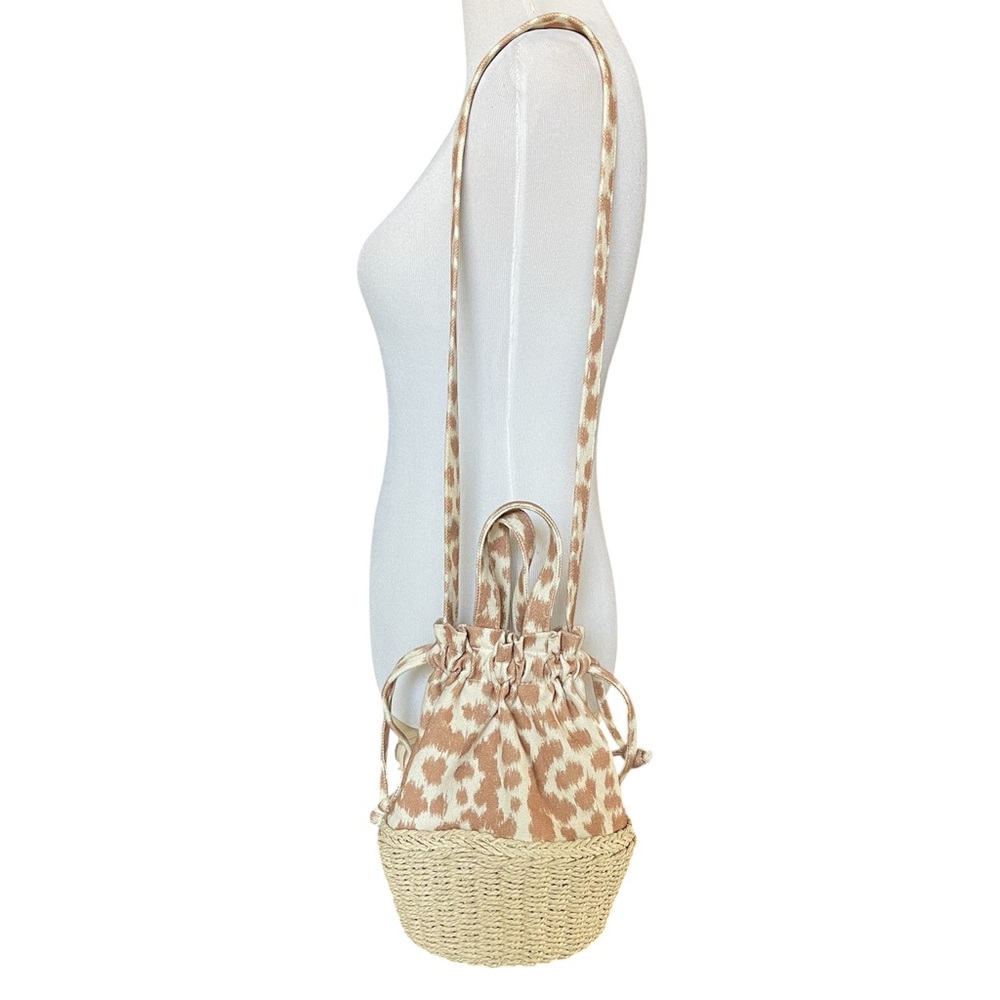 NWOT Aerie straw bottom bucket bag